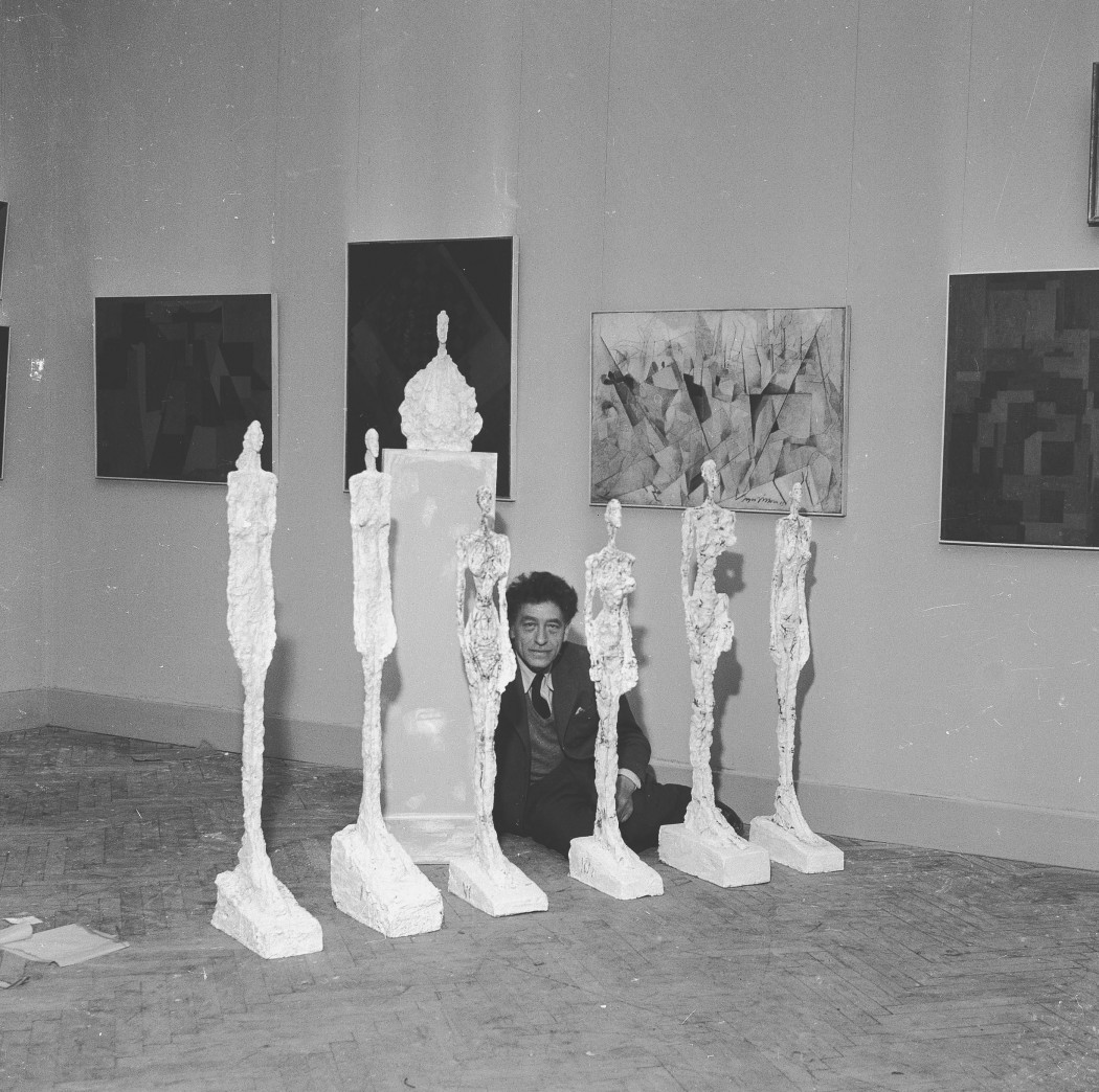 Photograph of Alberto Giacometti and his sculptures at the Venice Biennale, 1956
Archives of the Giacometti Foundation